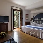 De Отель 4*