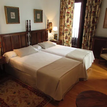 Hotel De 4*