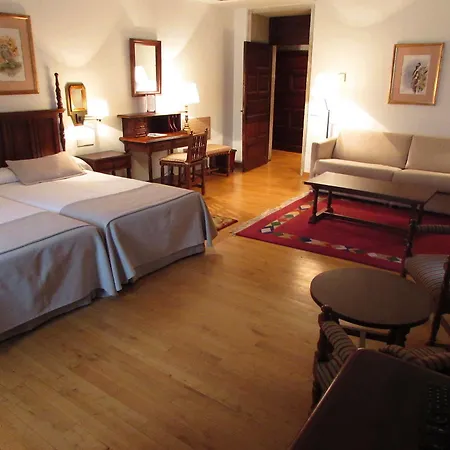 Hotel De 4*